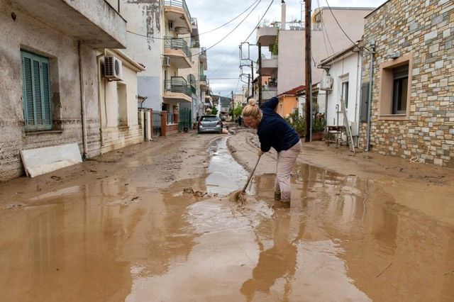 Sel felaketinin yaşandığı Yunanistan'da ordu devreye girdi Sel felaketinin yaşandığı Yunanistan'da ordu devreye girdi