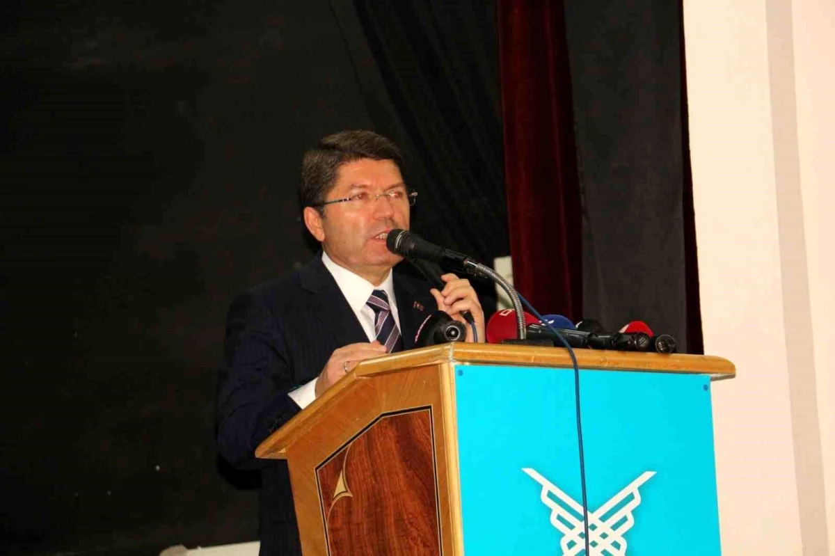 Adalet Bakanı Yılmaz Tunç: Darbecilerin yaptığı anayasadan kurtulma zamanı geldi