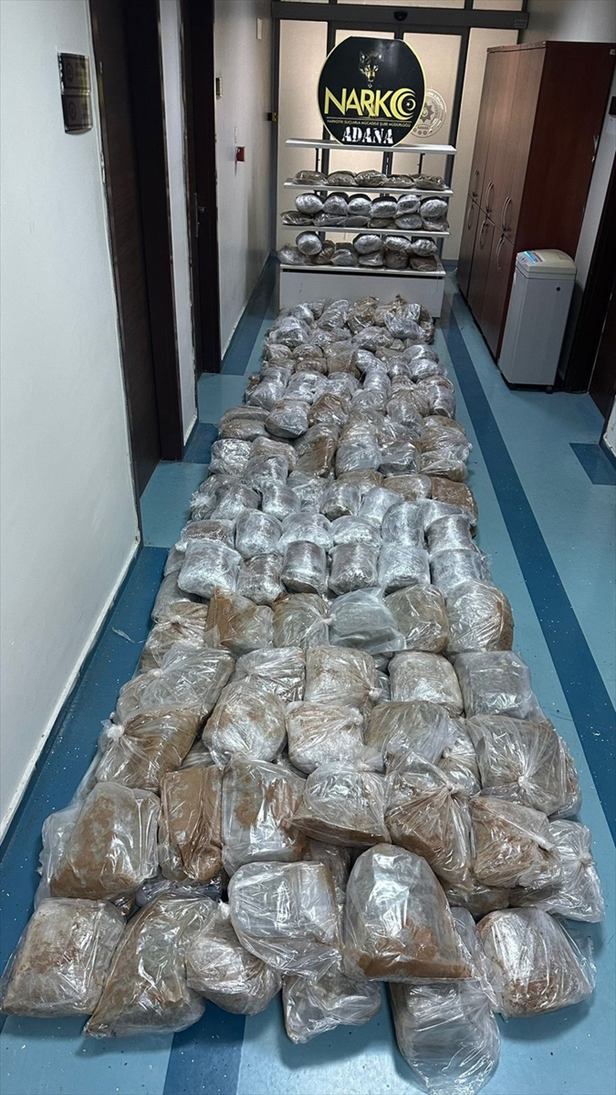 Adana\'da Tırda Gizlenmiş 158 Kilogram Esrar Ele Geçirildi