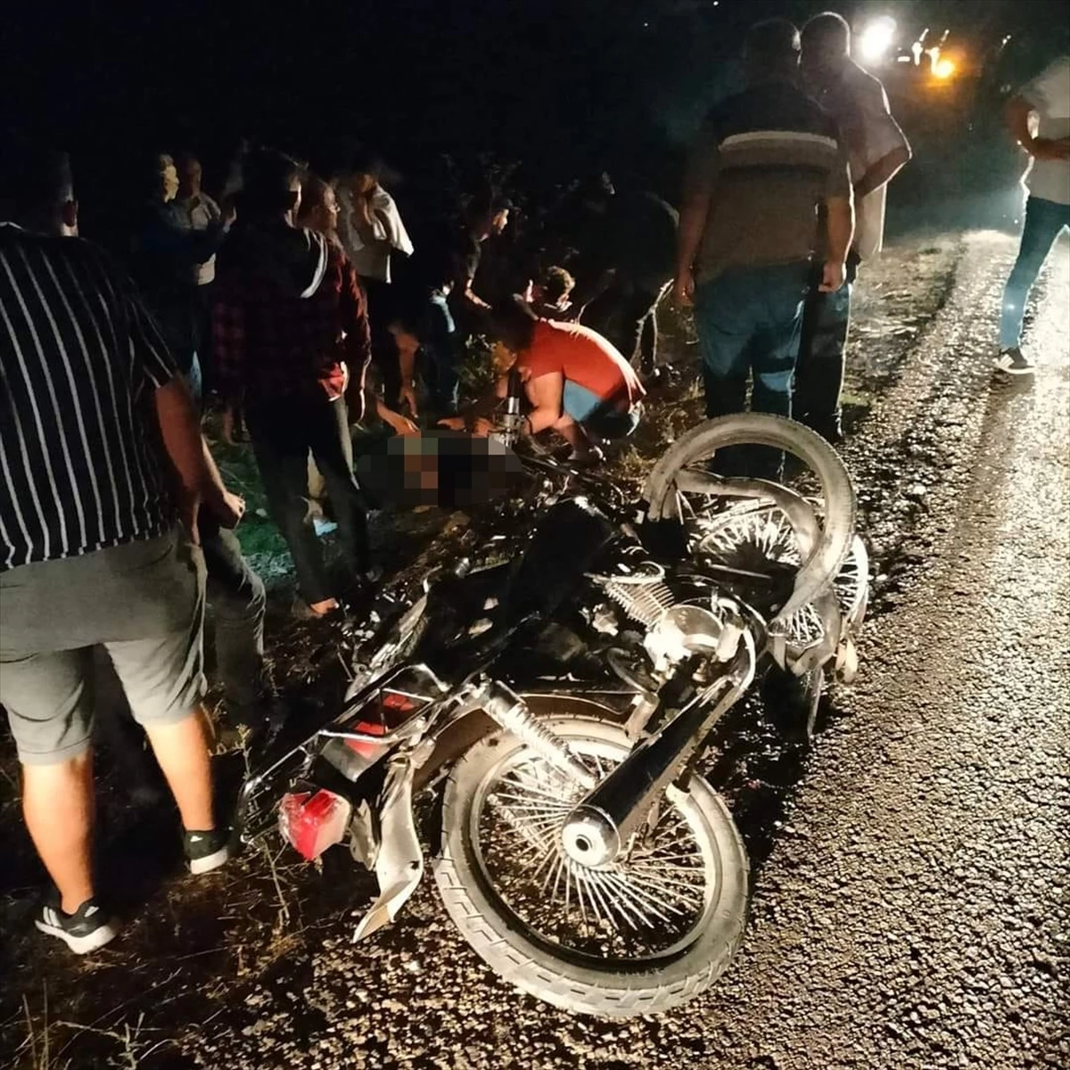 Tufanbeyli\'de Motosiklet Kazası: 1 Ölü, 2 Ağır Yaralı