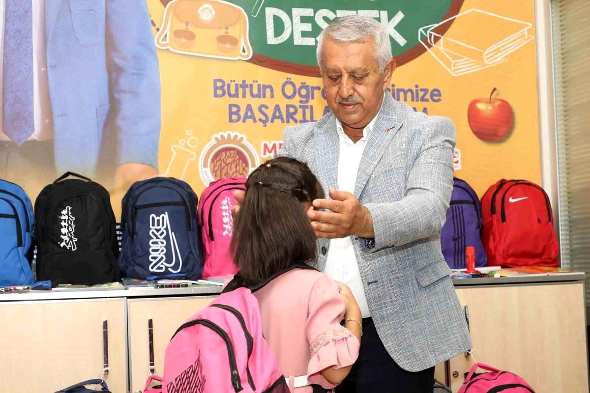 Afyonkarahisar Belediyesi Eğitim Desteğini Sürdürüyor