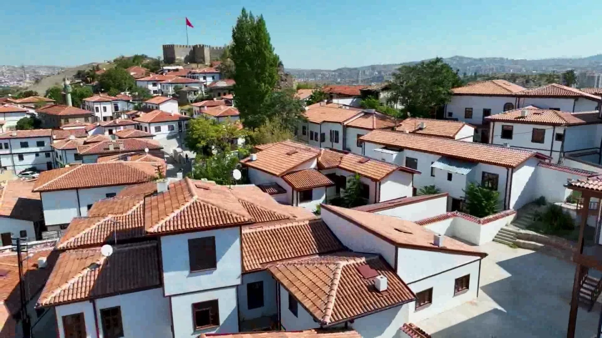 Ankara Kalesi\'nde Sokak Sağlıklaştırma Çalışmaları Tamamlanıyor