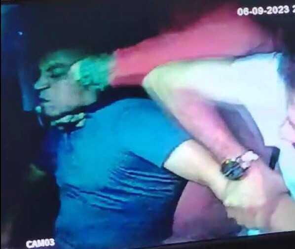 Antalya'da taksi şoförünü öldüresiye dövdüler, o anlar kamerada