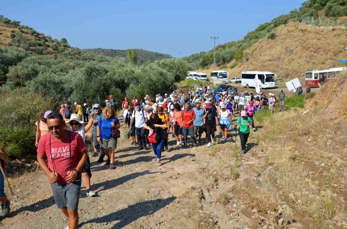 Balıkesir Gömeç Belediyesi Kurtuluş Şenlikleri kapsamında Atatürk Kayalıkları Doğa Yürüyüşü düzenlendi