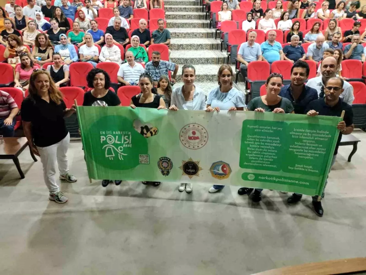 Aydın\'da Öğretmenlere Narkotik Polisi Eğitimi Verildi