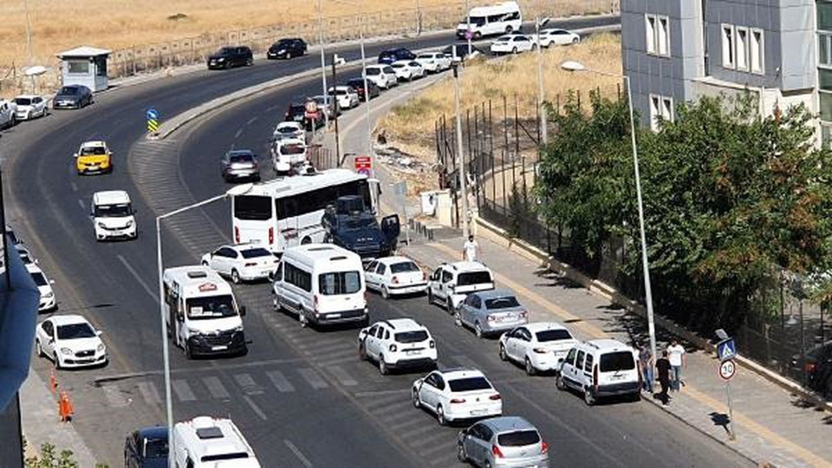 Diyarbakır\'da PKK kuryeleri tutuklandı