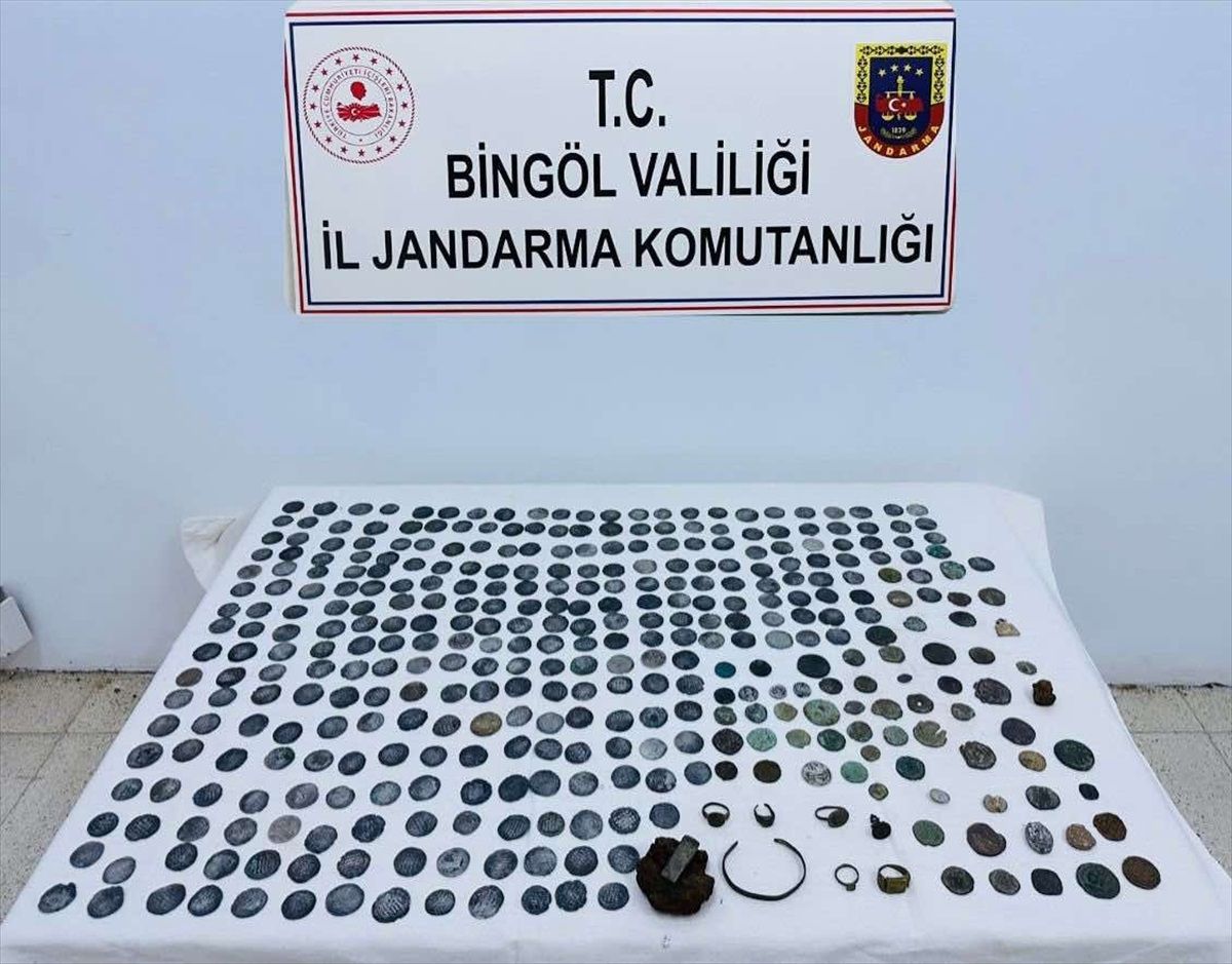 Bingöl\'ün Genç ilçesinde 362 sikke ele geçirildi