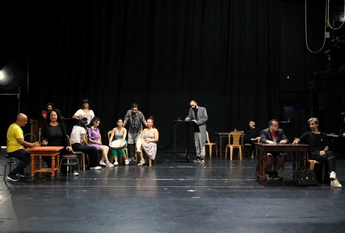 Bursa Devlet Tiyatrosu Yeni Sezonda \'Mai ve Siyah\' Oyunuyla Sahne Alacak