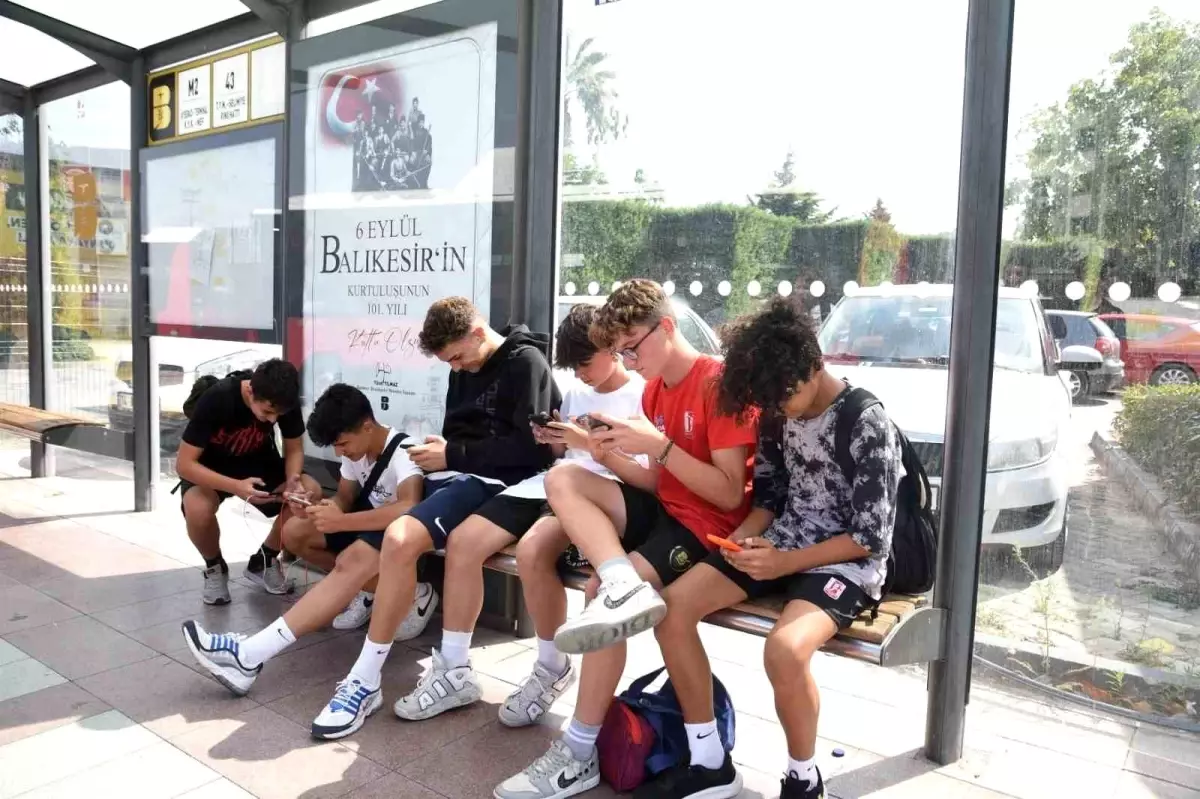 Balıkesir Büyükşehir Belediyesi 200 Otobüs ve 47 Noktada Ücretsiz İnternet Hizmeti Sunuyor