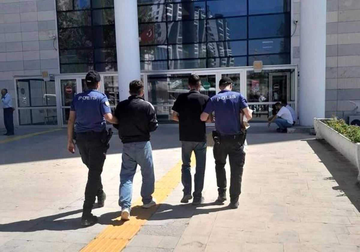 Elazığ\'da çocuk oyun parkında silahlı çatışma: 2 şüpheli gözaltına alındı