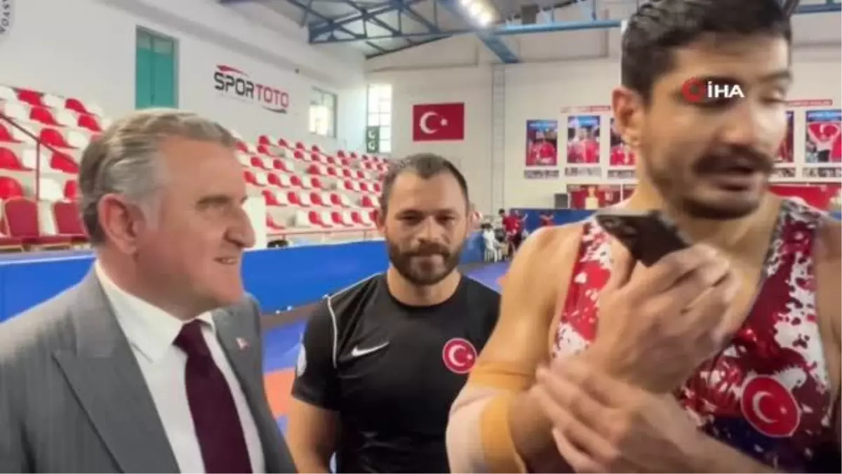 Cumhurbaşkanı Erdoğan, Bakan Bak\'ın telefonundan Taha Akgül ile görüştü