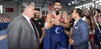 Cumhurbaşkanı Erdoğan, dünya şampiyonasına hazırlanan milli güreşçi Taha Akgül ile görüştü: Bir aksilik olmasın ha!