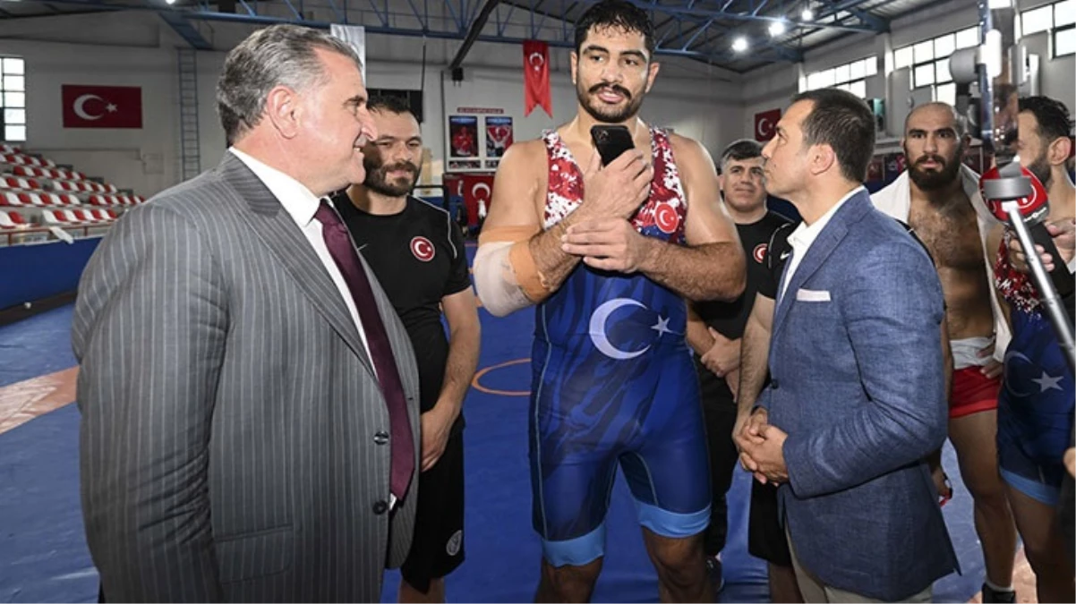 Cumhurbaşkanı Erdoğan, dünya şampiyonasına hazırlanan milli güreşçi Taha Akgül ile görüştü: Bir aksilik olmasın ha!