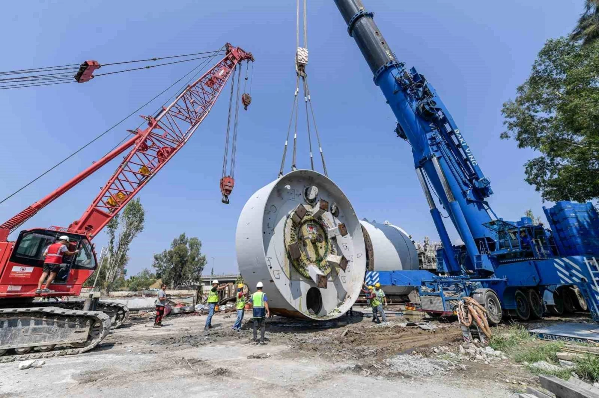 İzmir\'de Dev Tünel Açma Makinesi Buca Metrosu İçin Çalışacak