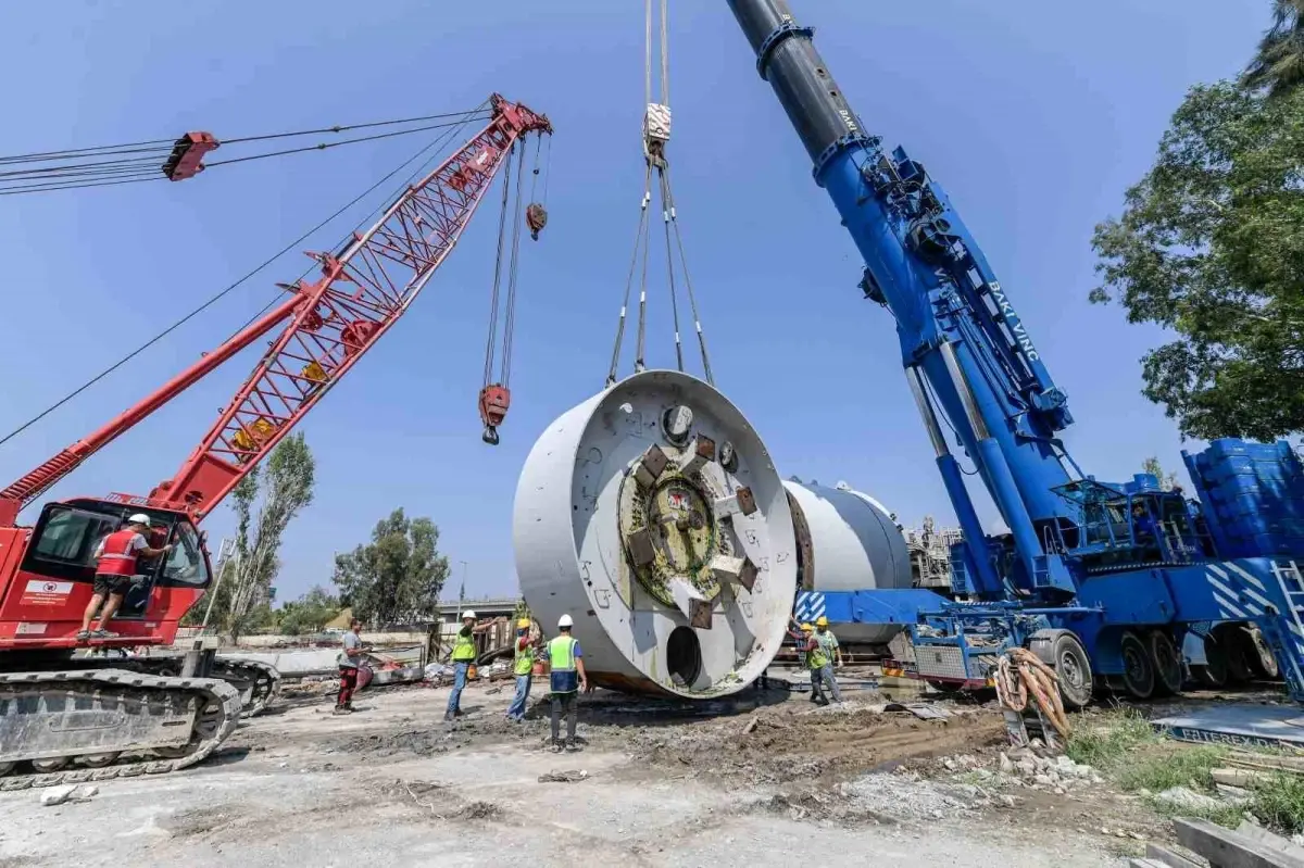 İzmir\'de Dev Tünel Açma Makinesi Buca Metrosu İçin Çalışacak