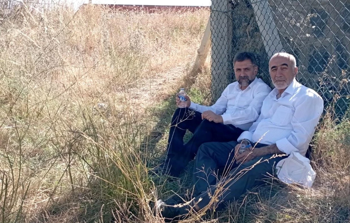 Erzurum Büyükşehir Belediyesi ESKİ Genel Müdürü Remzi Ertek ve Yakutiye Belediye Başkanı Mahmut Uçar\'ın Sosyal Medya Paylaşımı