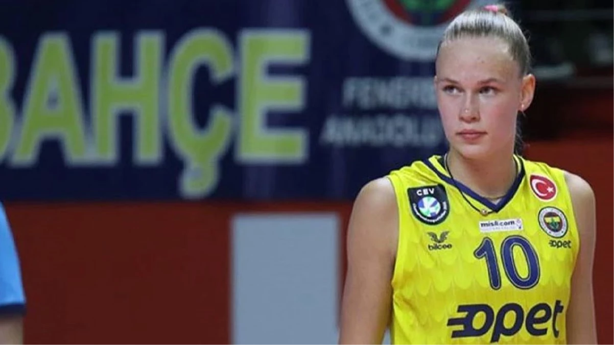 Güzel voleybolcu Arina Fedorovtseva\'nın sevgilisi de Fenerbahçeli çıktı! Yıldız futbolcuyla aşk yaşıyor