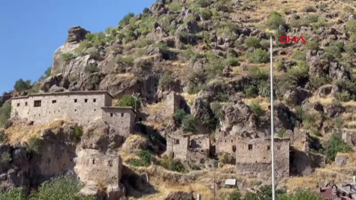 Çukurca\'daki tarihi taş değirmenler ve kale evleri restore ediliyor