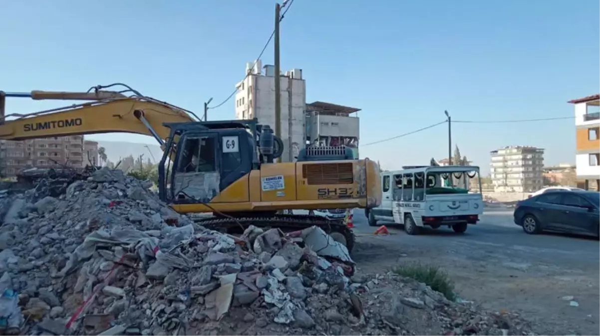 Hatay'da depremden 215 gün sonra kahreden haber! Kazı sırasında enkazda ceset bulundu