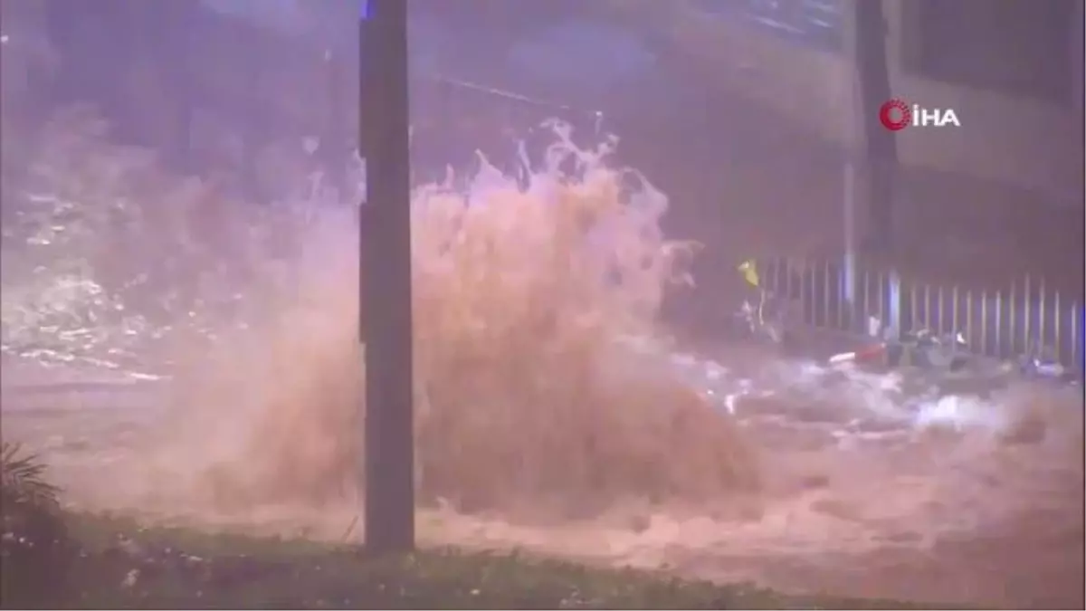 Hong Kong'da Son 140 Yılın En Şiddetli Yağışı: 2 Ölü, 110 Yaralı