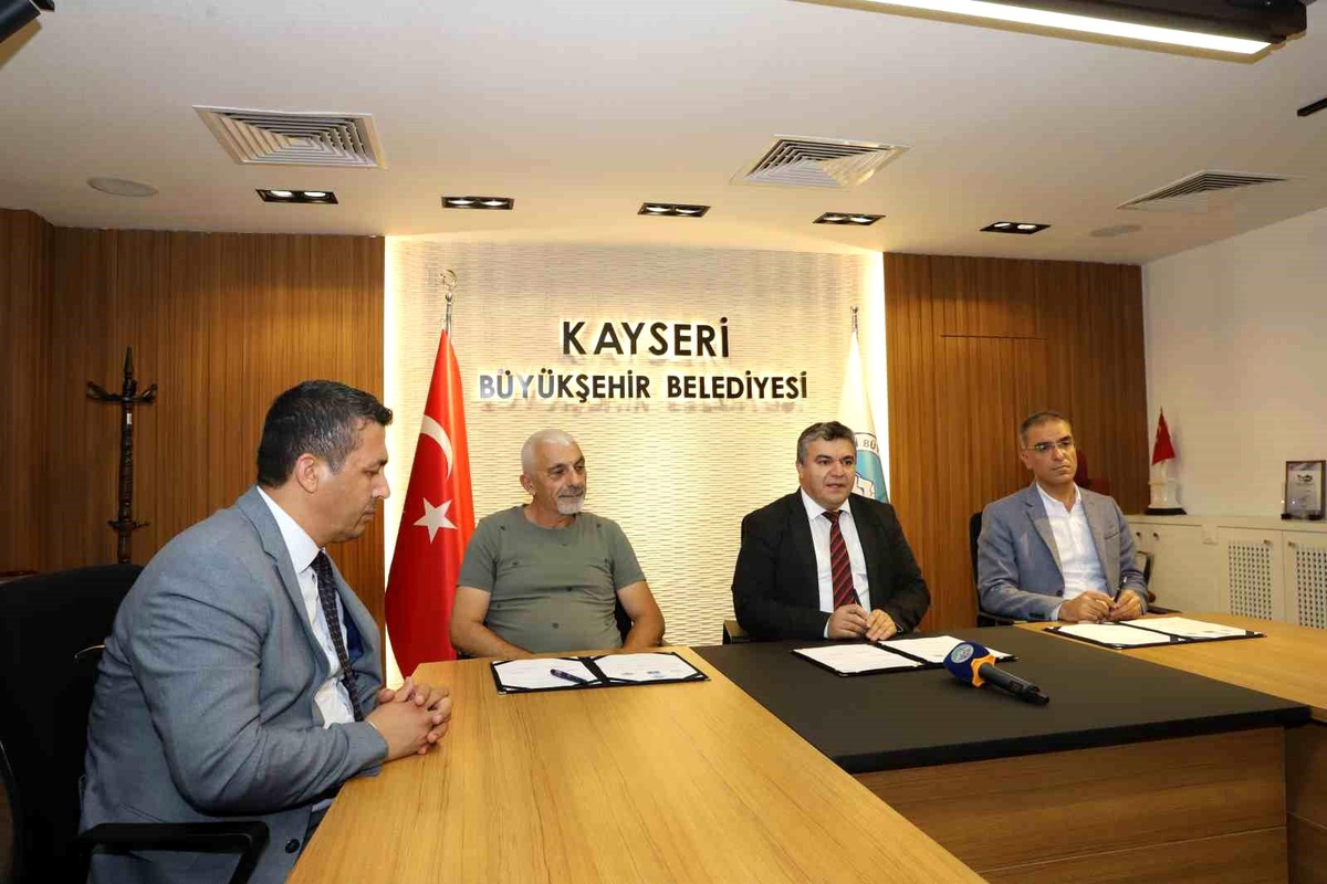 Kayseri Büyükşehir Belediyesi, KAYMEK ve Erciyes ile kayak turizmine destek olacak iş birliği protokolü imzaladı