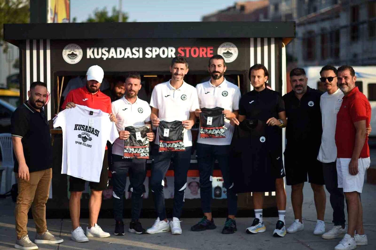 Kuşadasıspor Ürünlerinin Satıldığı Mağaza Açıldı