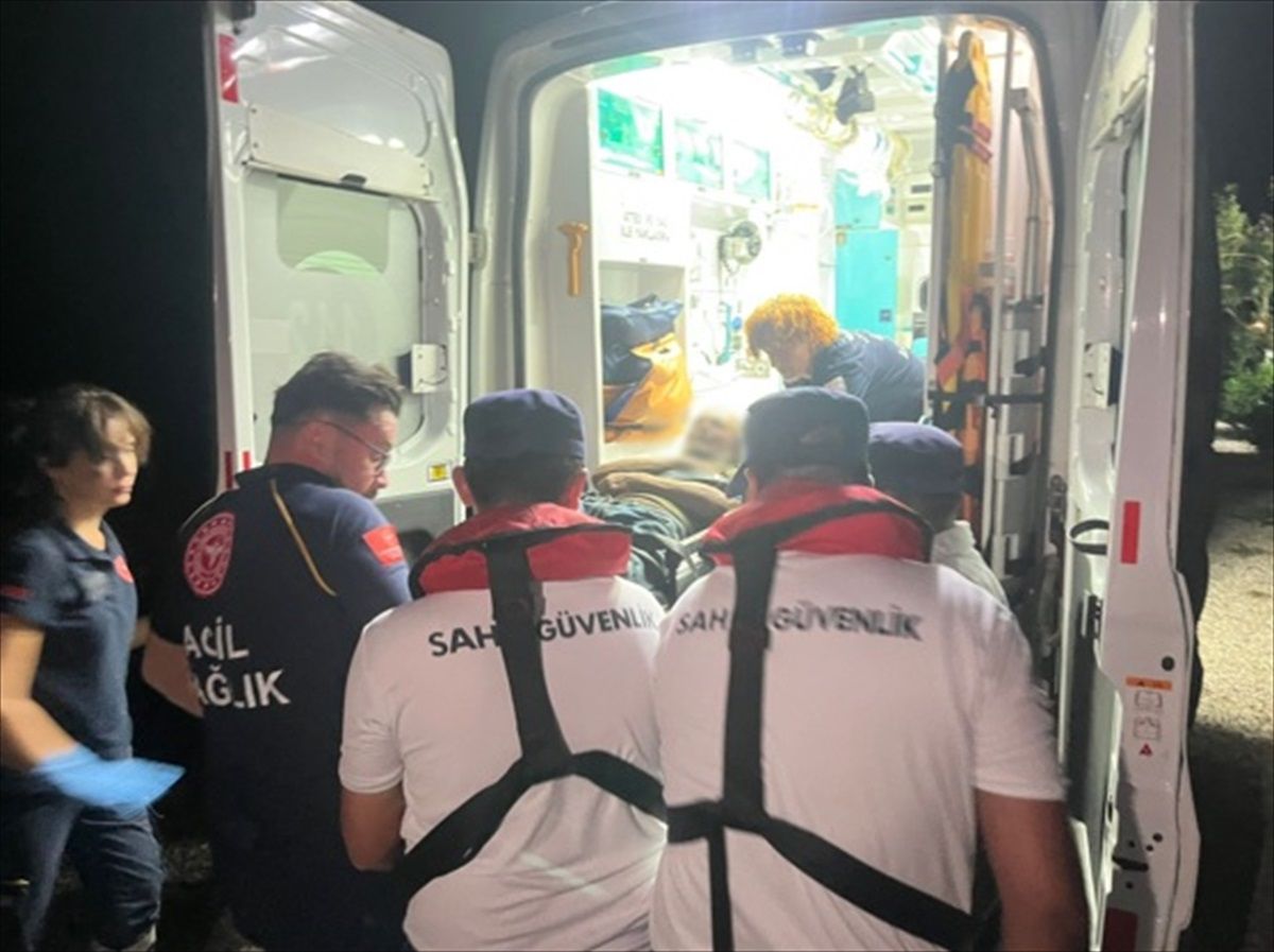 Muğla\'da Yelkenli Teknede Rahatsızlanan Kişi Tahliye Edildi
