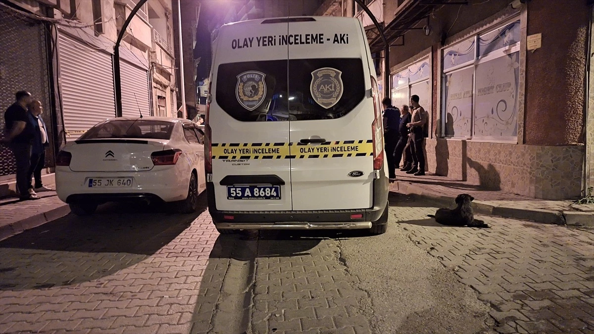 Samsun\'da Eğlence Merkezi Önünde Silahlı Kavga: 1 Yaralı
