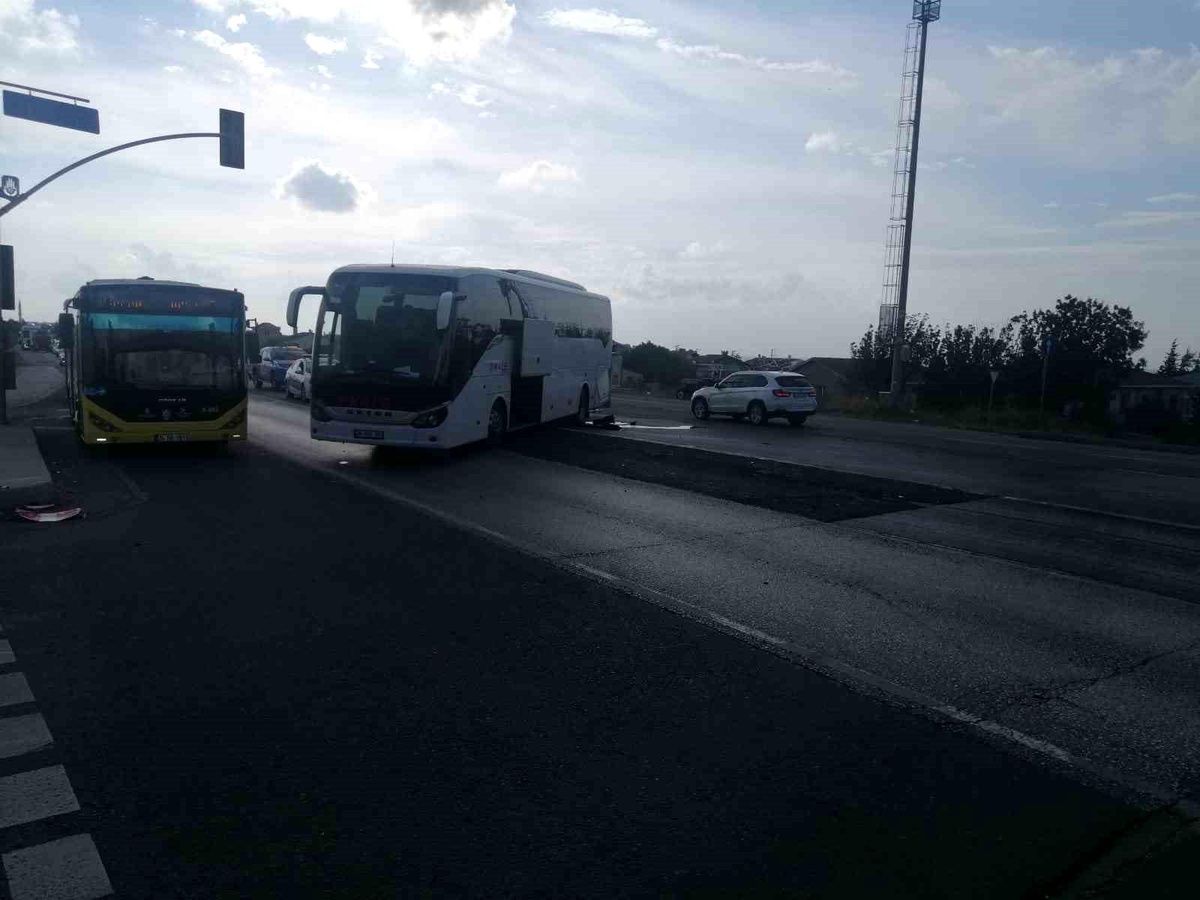 Silivri\'de Kadın Sürücü Freni Boşalan Otobüsü Kontrol Altına Aldı
