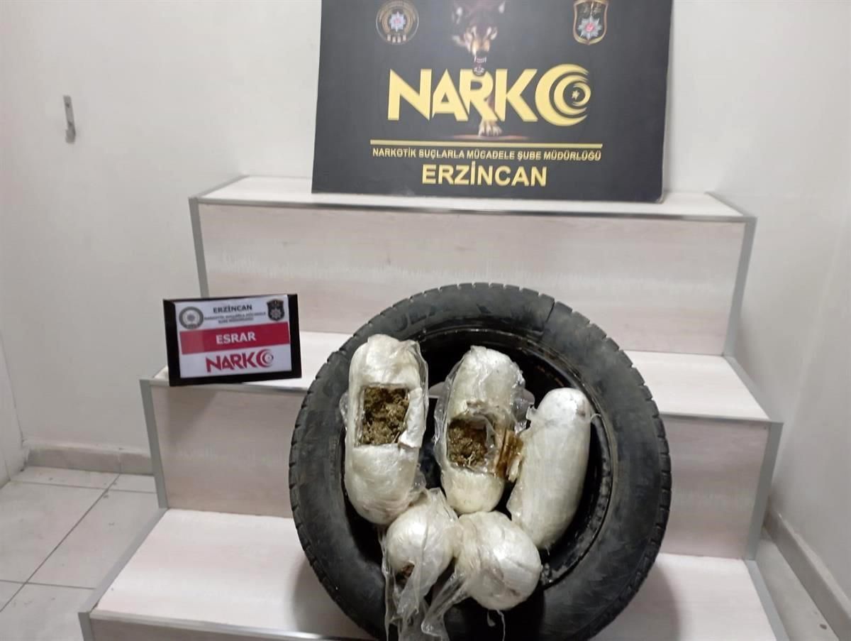 Erzincan\'da Otomobilde 3 Kilogram Esrar Ele Geçirildi