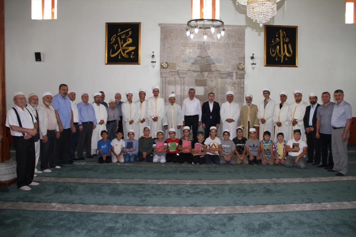 Sivas\'ta Kuran Kursu Öğrencilerine İcazet Töreni