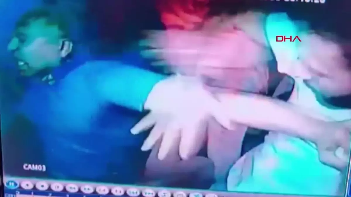 TAKSİCİYİ ÖLDÜRESİYE DÖVÜP, GASBETTİLER