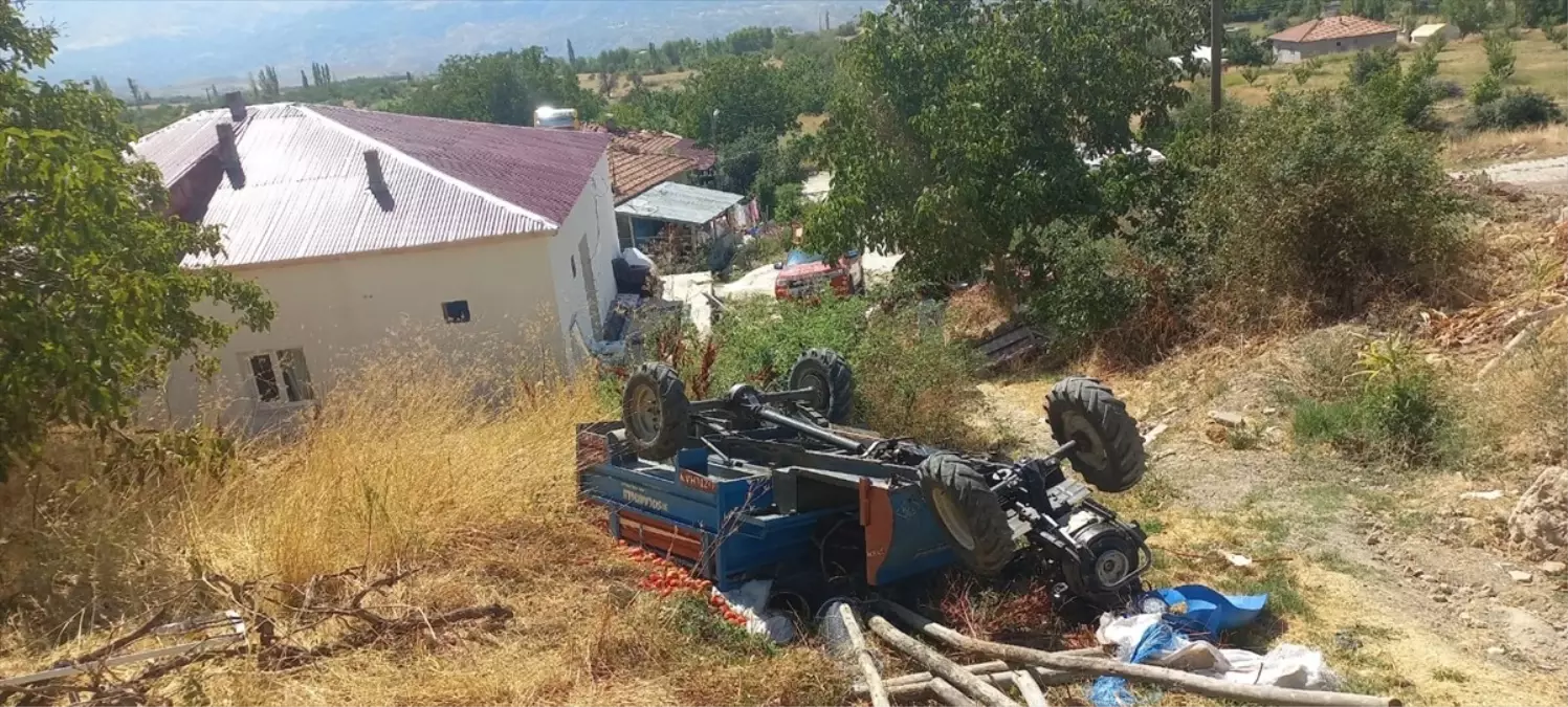 Tarım aracı devrildi, 1 kişi yaralandı