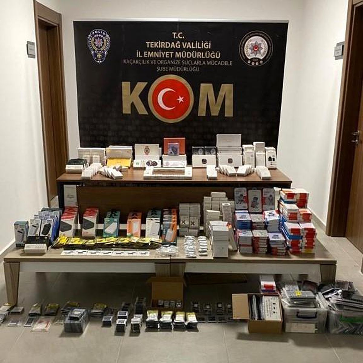 Tekirdağ\'da 2 Milyon Değerinde Gümrük Kaçağı Elektronik Cihazlar Ele Geçirildi