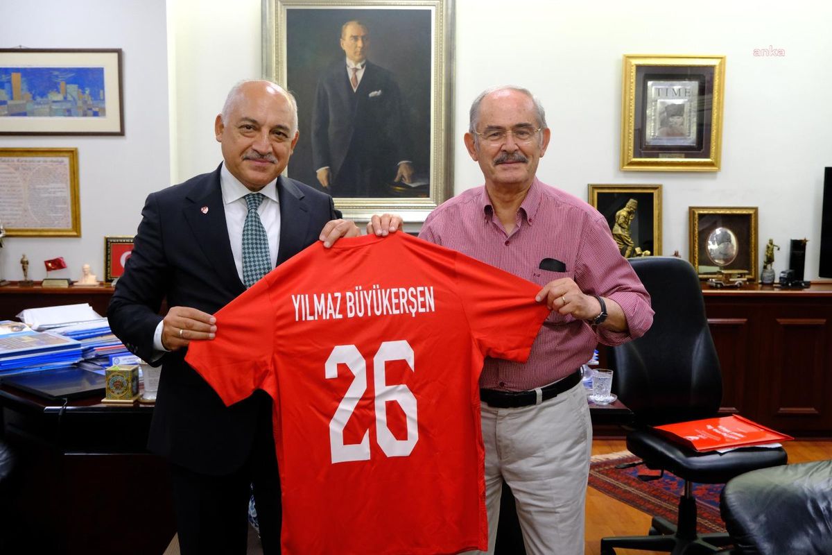 TFF Başkanı Mehmet Büyükekşi, Eskişehir Büyükşehir Belediye Başkanı Yılmaz Büyükerşen\'i ziyaret etti
