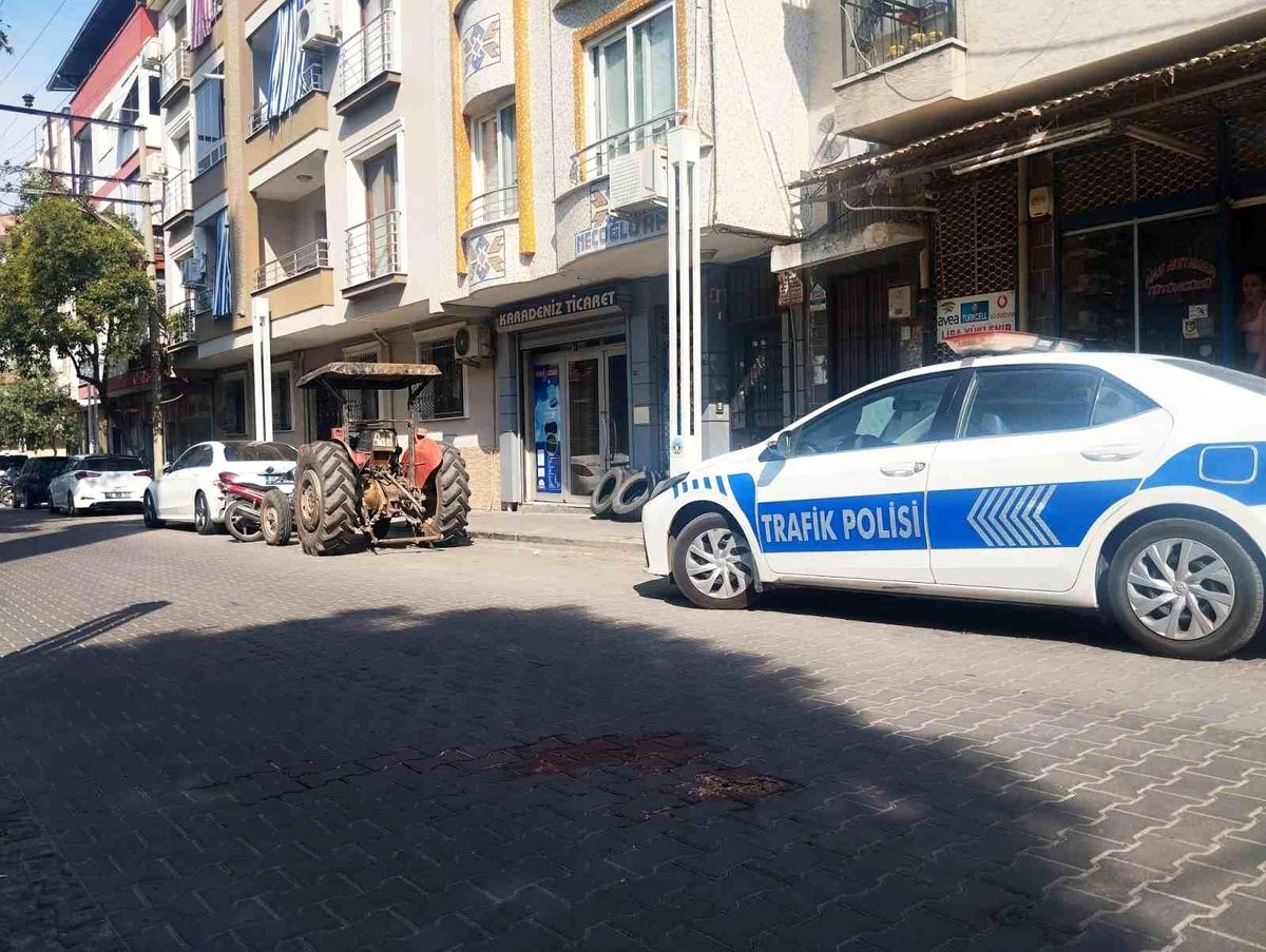Turgutlu\'da traktörün altında kalan minik Eymen hayatını kaybetti