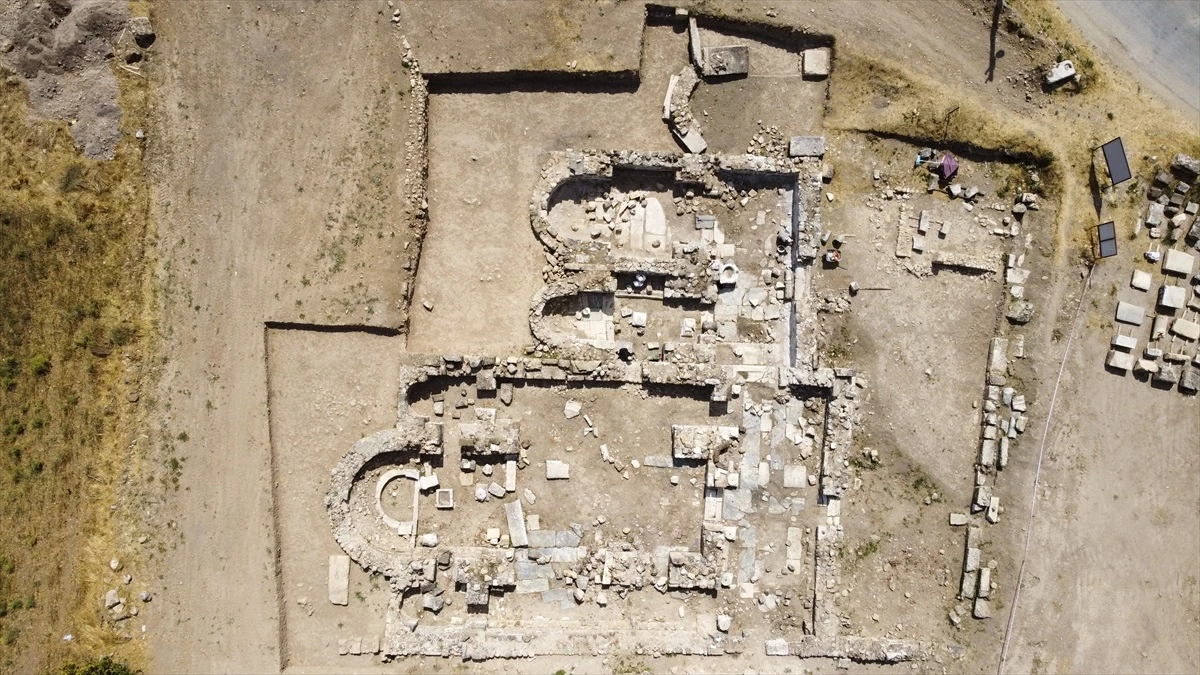 Uşak\'taki Sebaste Antik Kenti\'nde Hamam Kalıntıları Bulundu
