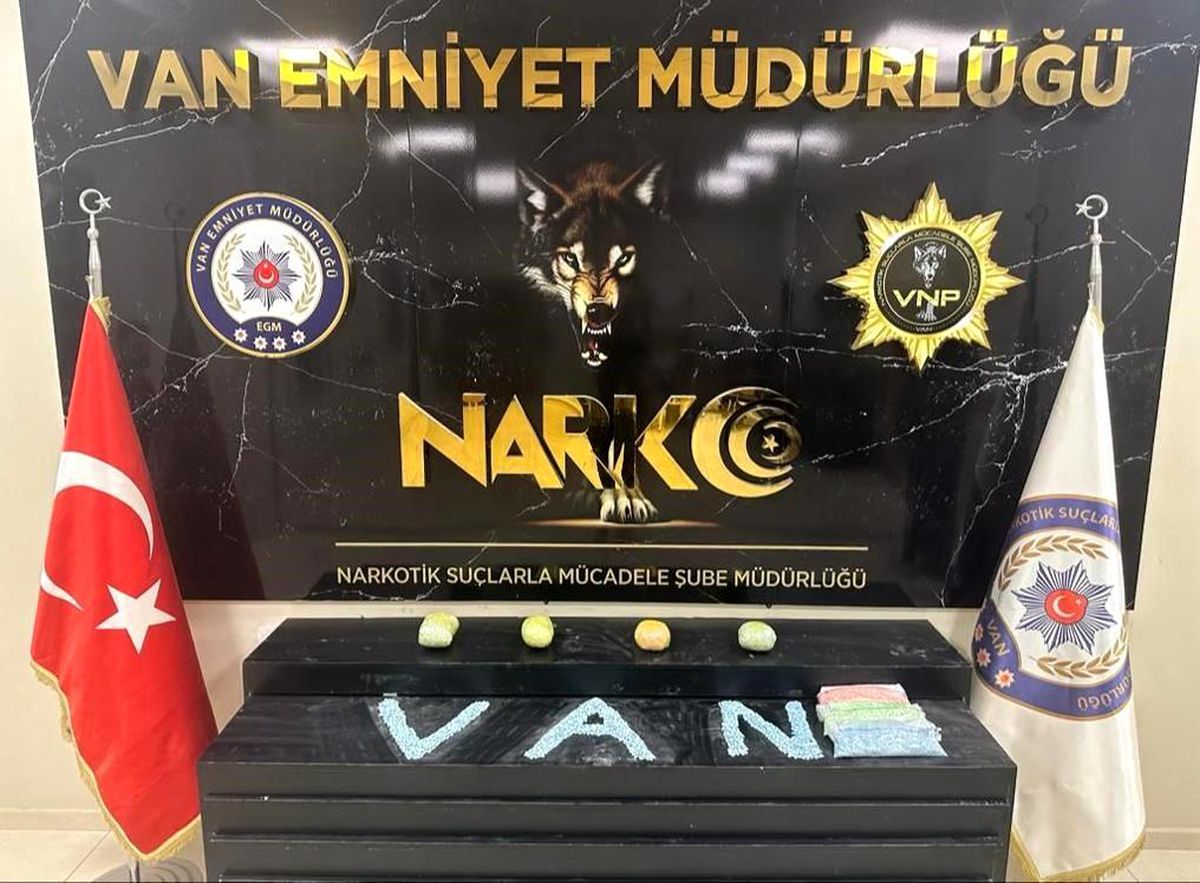 Van\'da \'torbacı\' operasyonunda uyuşturucu ele geçirildi