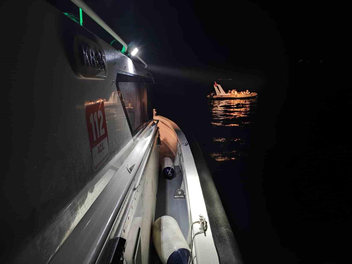 Bodrum açıklarında 13 düzensiz göçmen kurtarıldı
