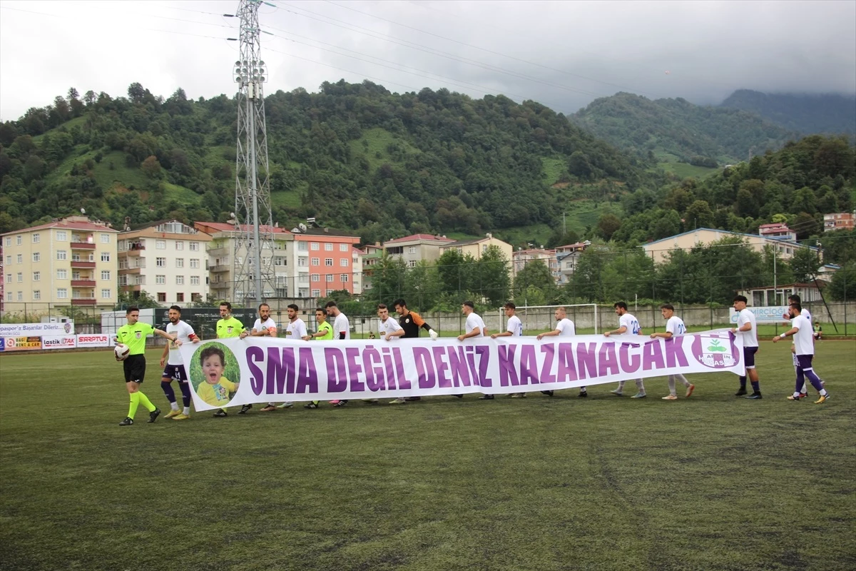 Artvin Hopaspor ile Küçükçekmece Sinop SK Maçının Geliri SMA\'lı Bebeğe Bağışlandı