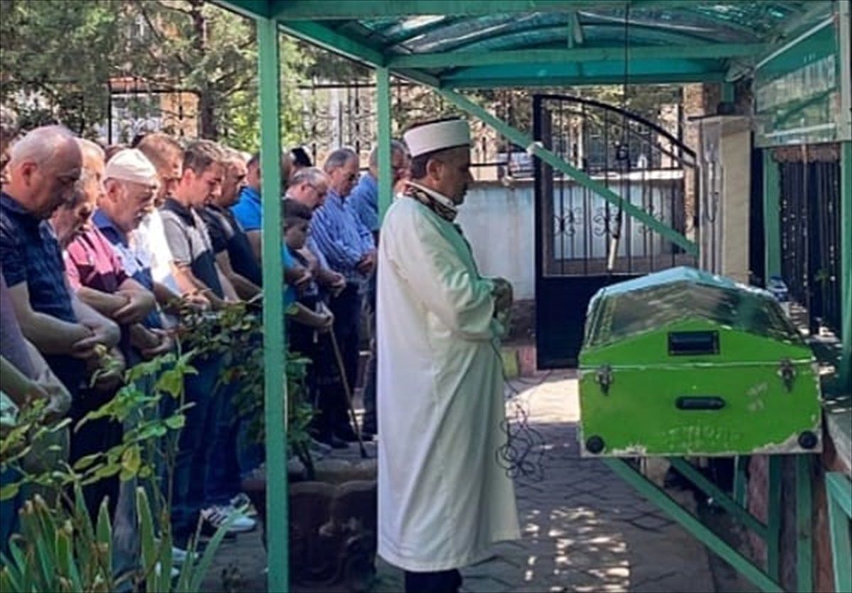 Bartın\'da denizde boğulan Tuba Yukarıharman memleketi, Karabük\'te defnedildi