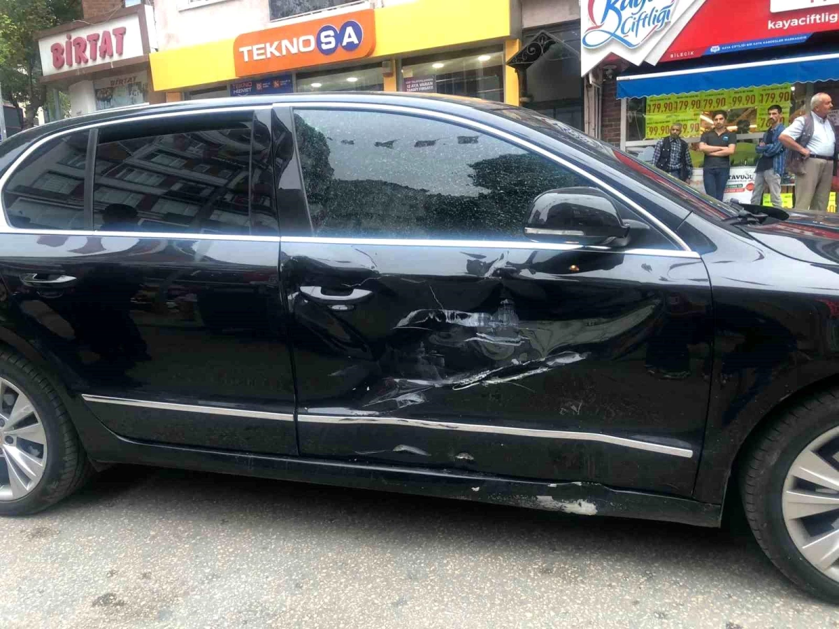 Bilecik\'te Otomobil ile Motosikletin Çarpışması Sonucu 1 Kişi Yaralandı
