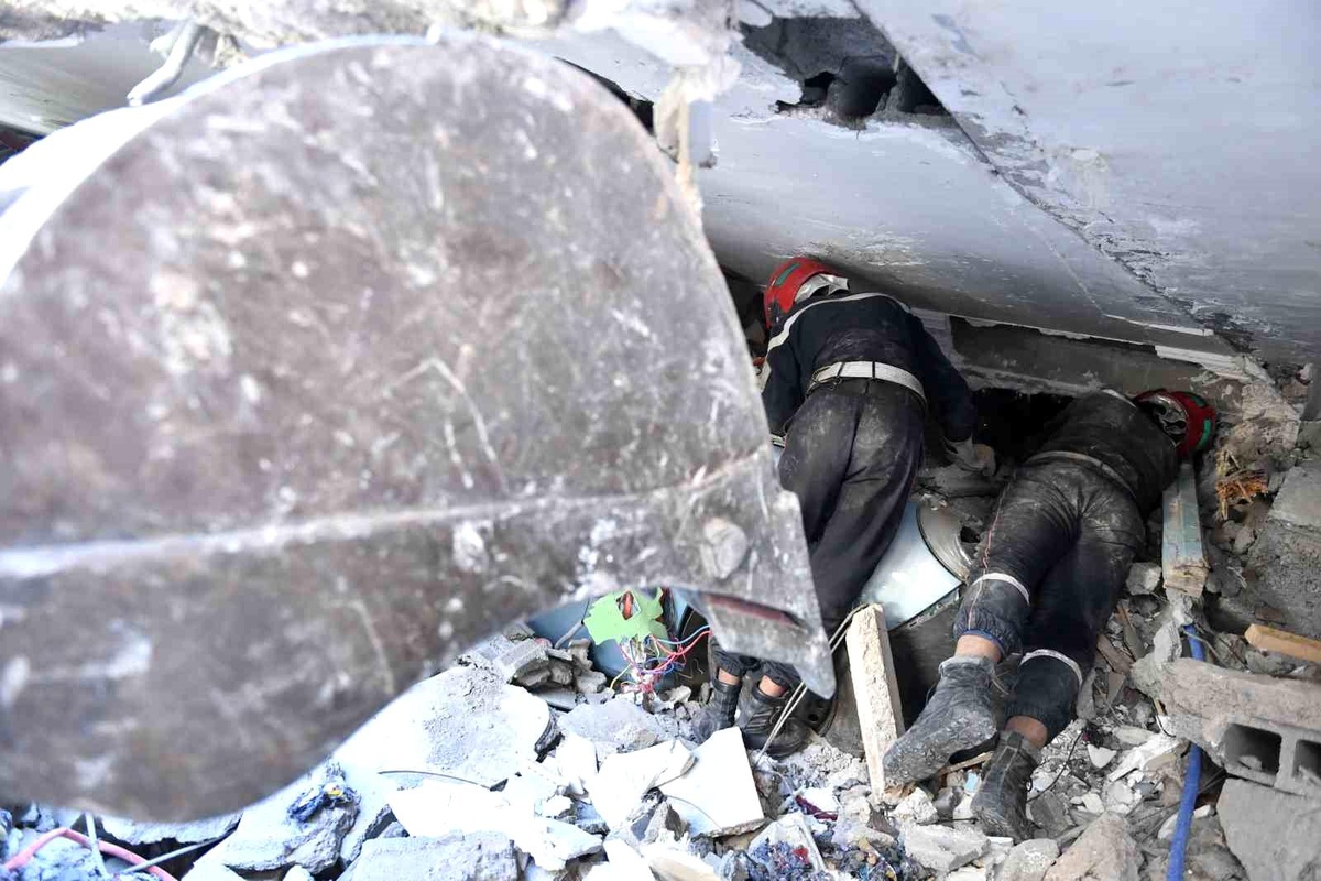 Fas\'ta 7.2 Büyüklüğündeki Deprem Sonrası 3 Günlük Ulusal Yas İlan Edildi