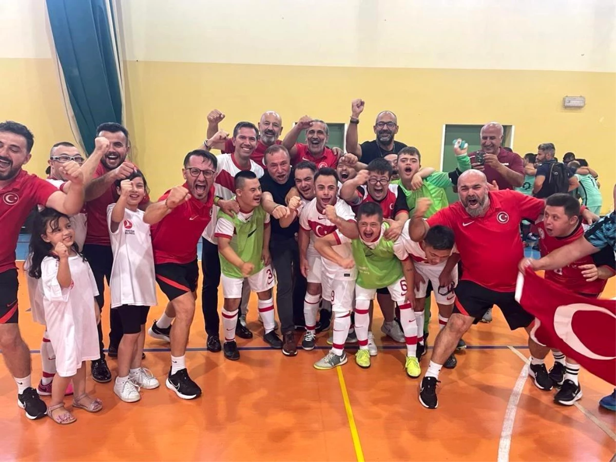 Down Sendromlu Özel Futsal Milli Takımı Avrupa Şampiyonası\'nda şampiyon oldu