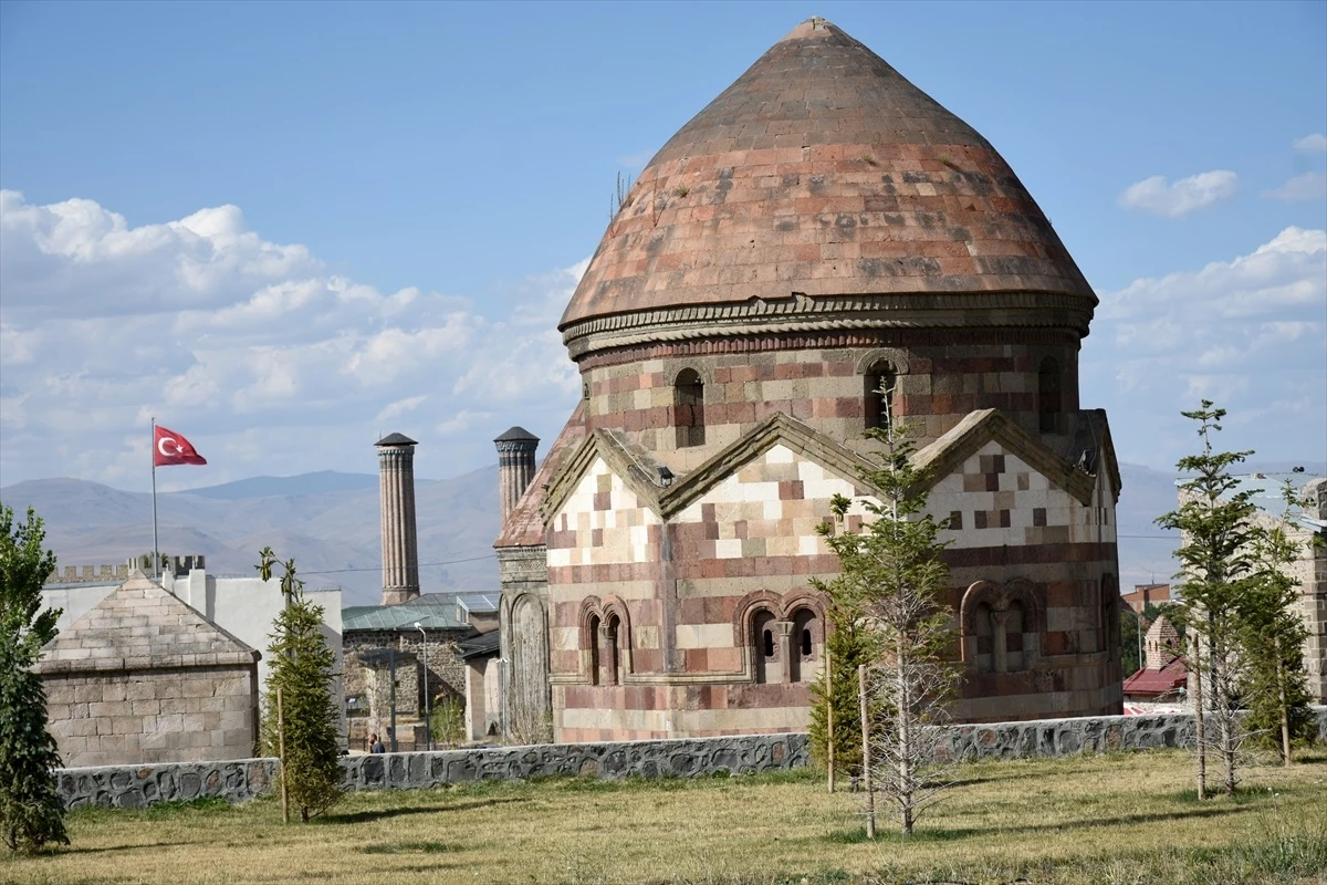 Erzurum il merkezi tarihi yapılarla açık hava müzesine dönüştü