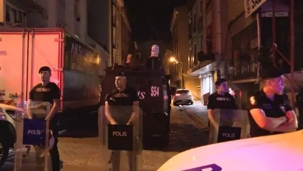 Esenyurt'ta tansiyon yüksek! Suriyeli bir kişi komşusunu bıçaklayarak öldürdü, ortalık karıştı