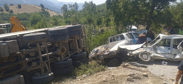 Kahramanmaraş'ta kamyon kazasında hayatını kaybedenlerin kimliği belirlendi