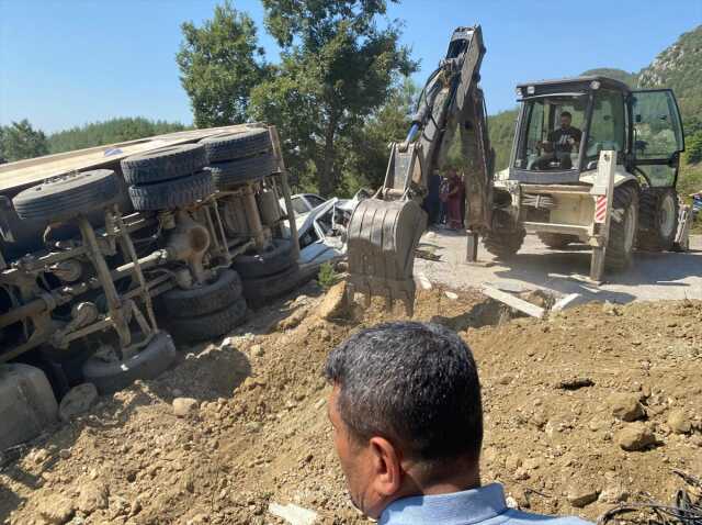 Kahramanmaraş'taki kamyon kazasında hayatını kaybedenlerin sayısı 6'ya yükseldi