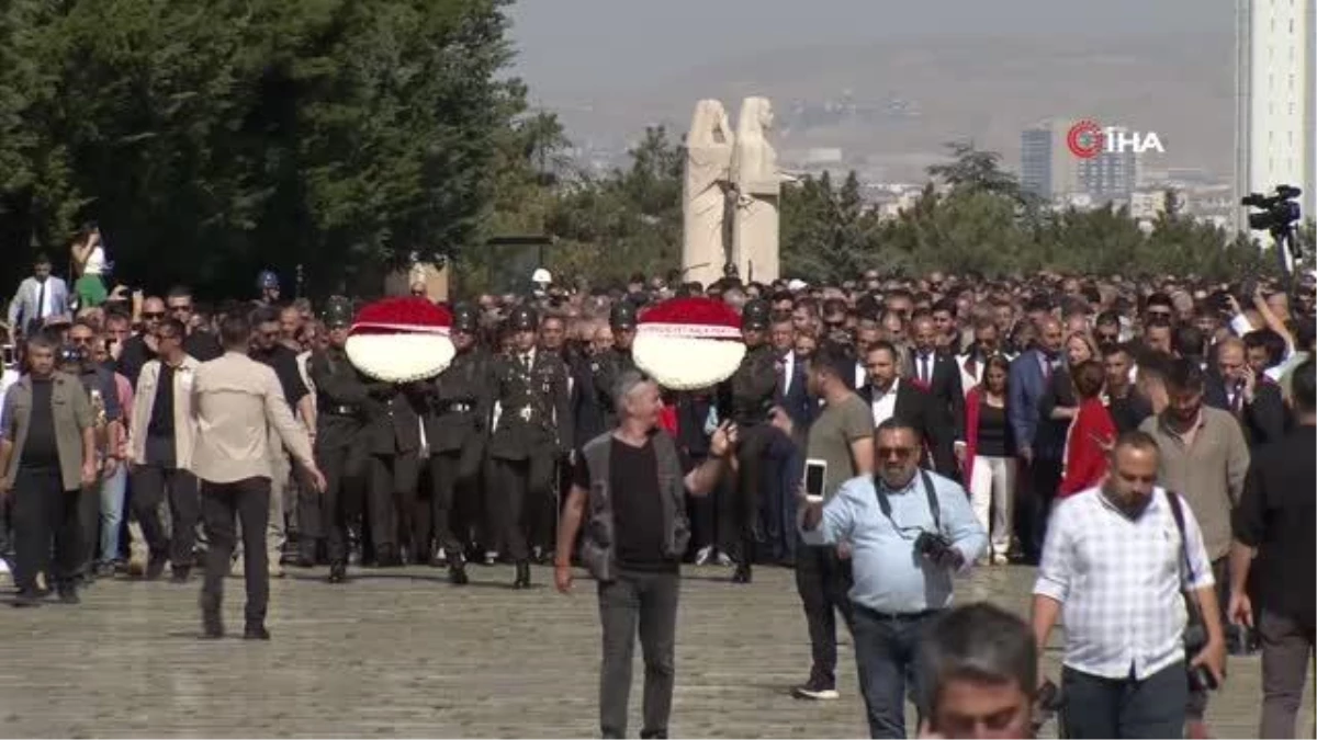 Kılıçdaroğlu, CHP\'nin 100\'üncü yıl etkinlikleri çerçevesinde Anıtkabir\'i ziyaret etti