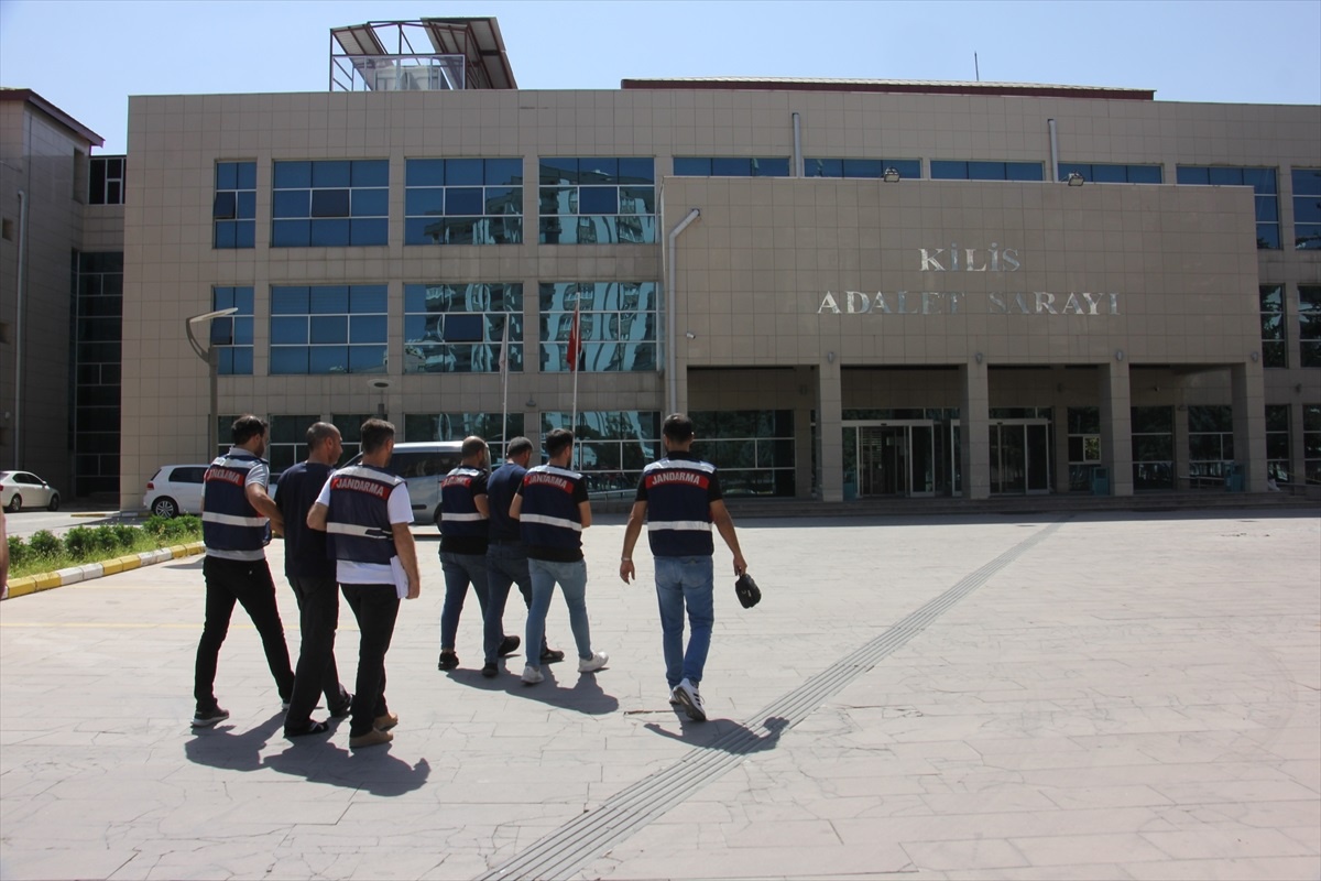 Kilis\'te FETÖ ve PKK/KCK operasyonunda 2 şüpheliden biri cezaevine konuldu
